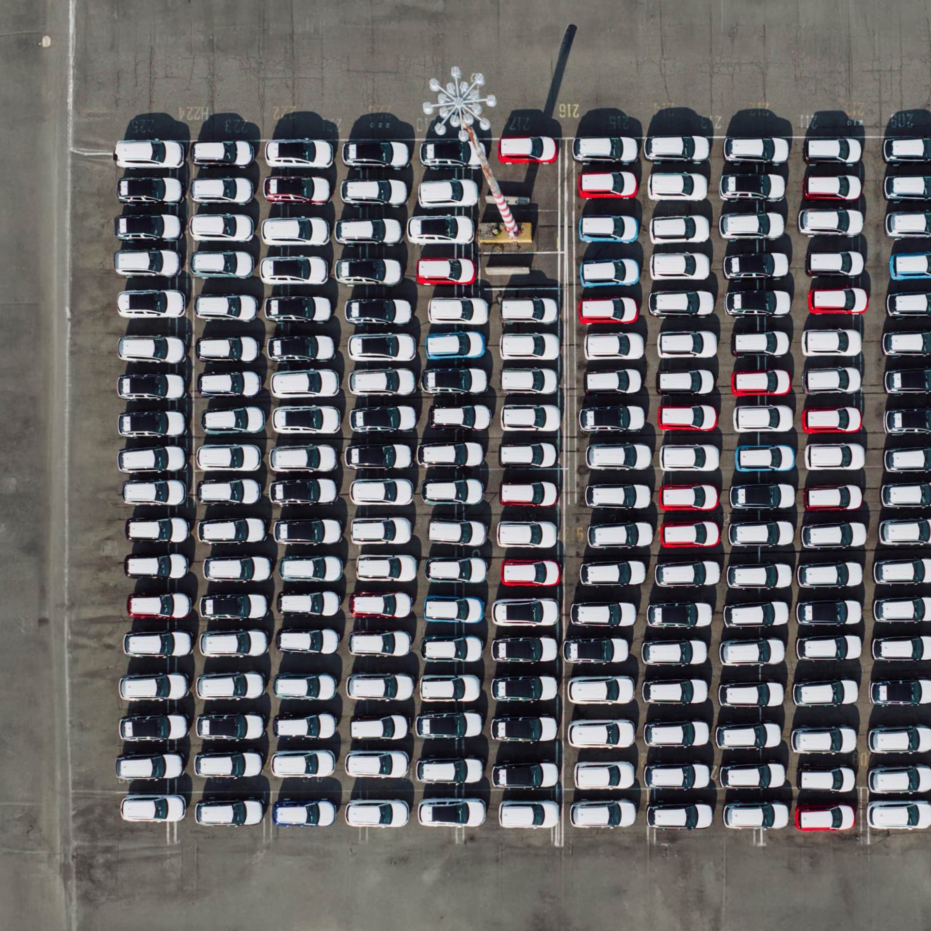 Sede o línea de producción de fabricante de vehículos con matriculaciones automatizadas