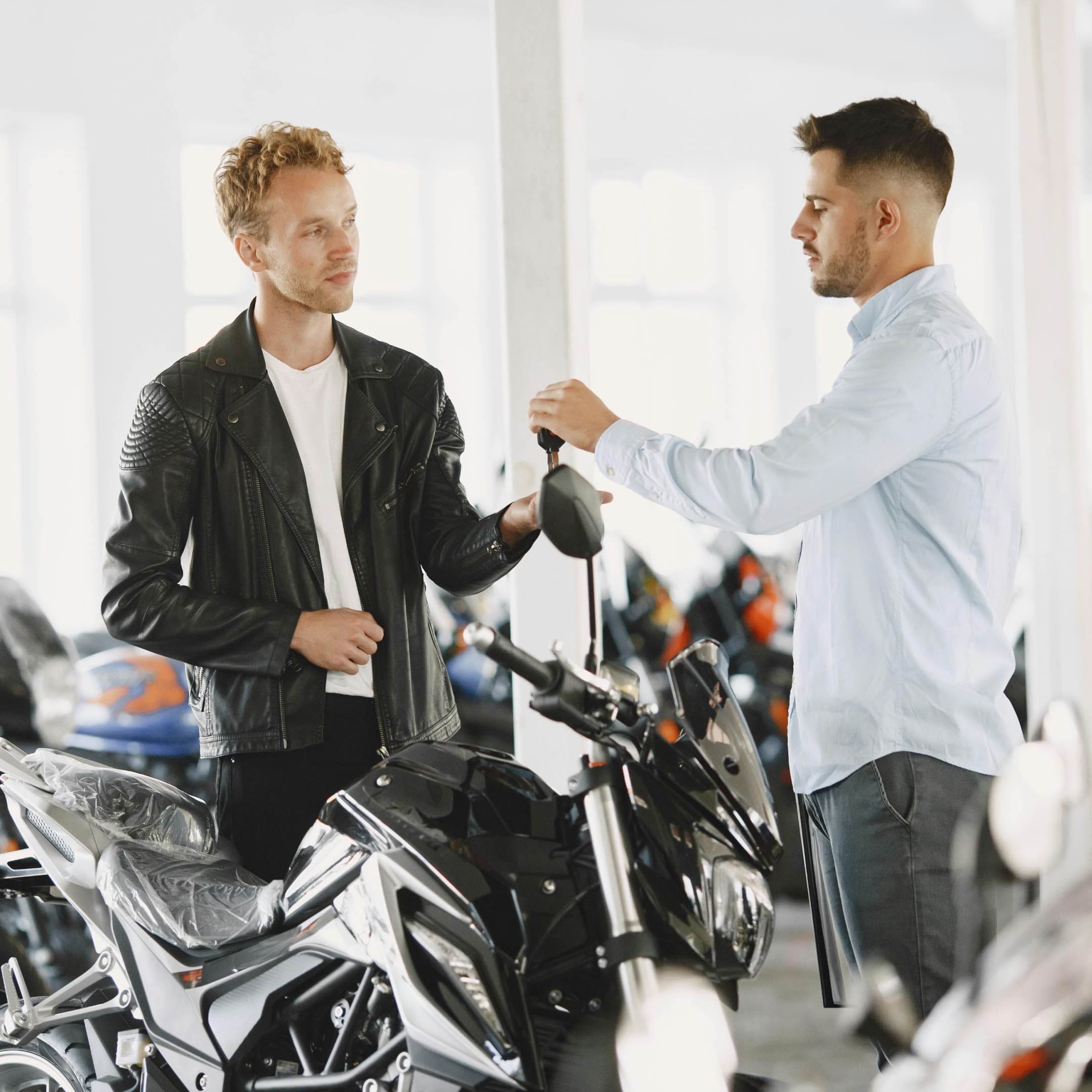 Flota de vehículos de renting preparada para entrega con trámites resueltos en el día